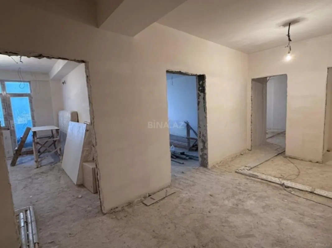 Satılır 4 otaqlı mənzil 156 m²