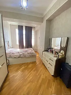 Satılır 3 otaqlı mənzil 128 m²