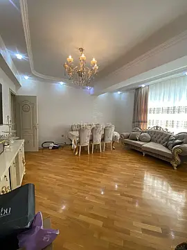 Satılır 3 otaqlı mənzil 128 m²