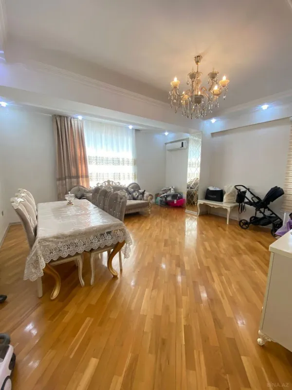 Satılır 3 otaqlı mənzil 128 m²
