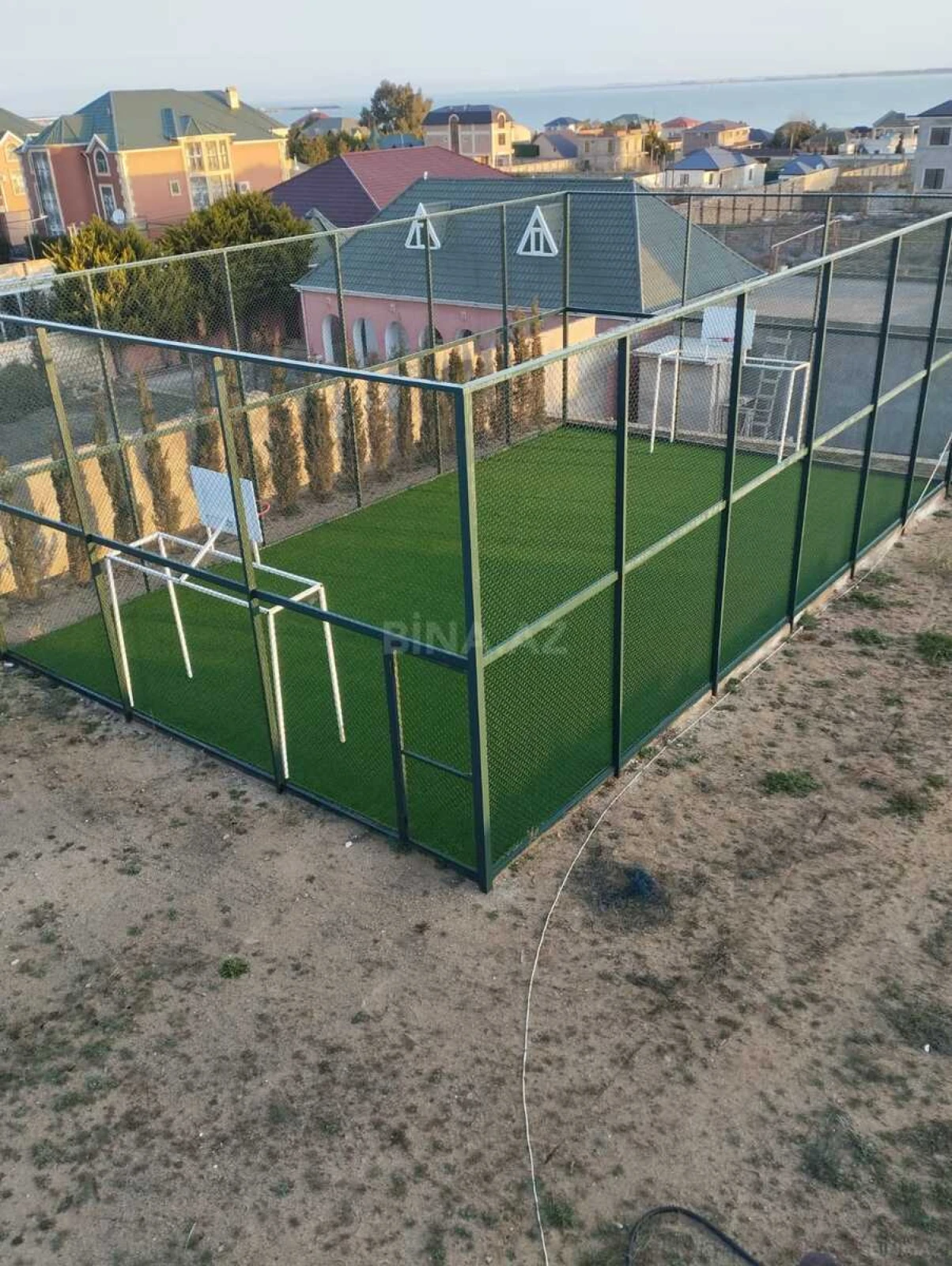 Satılır 5 otaqlı həyət evi 590 m²