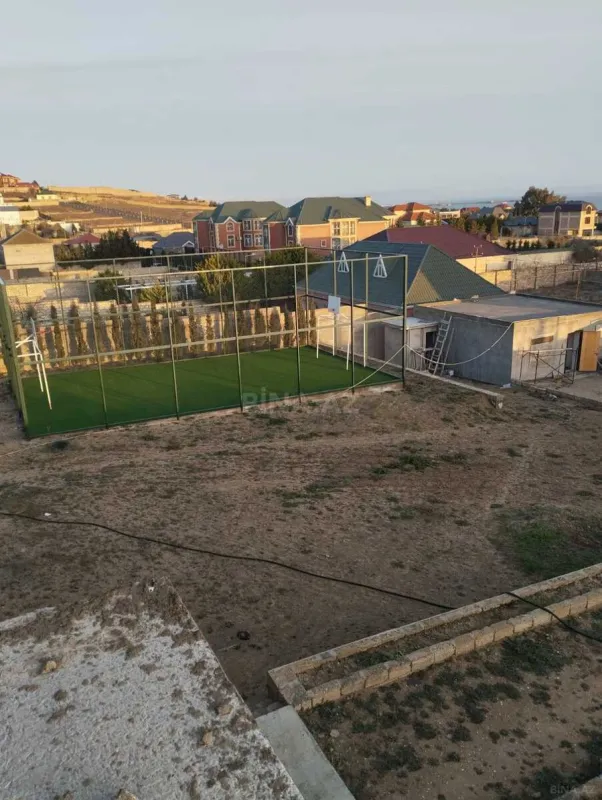 Satılır 5 otaqlı həyət evi 590 m²