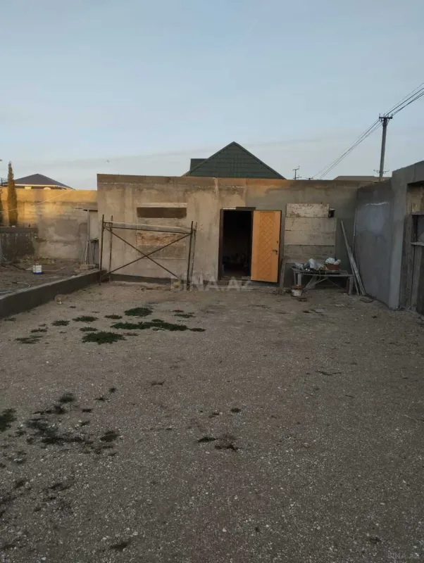 Satılır 5 otaqlı həyət evi 590 m²