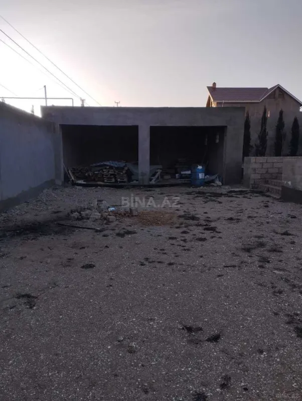 Satılır 5 otaqlı həyət evi 590 m²