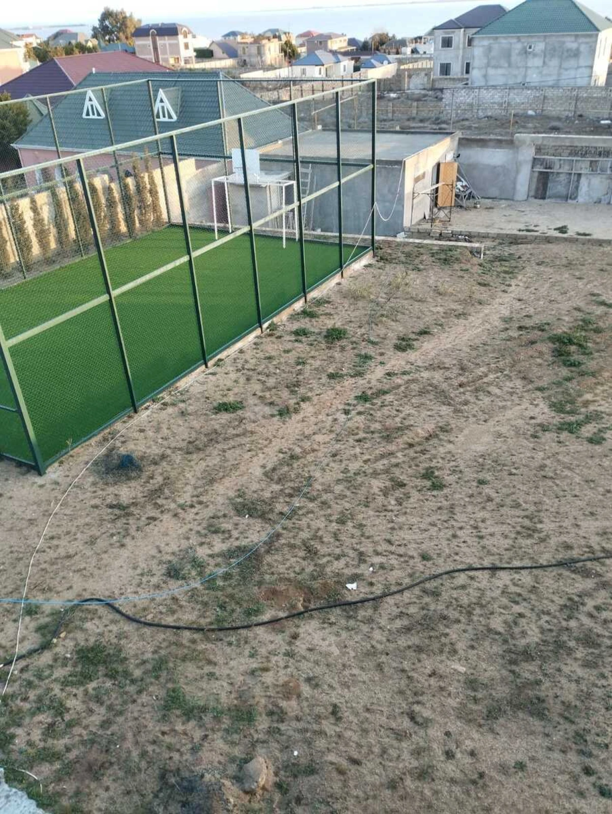 Satılır 5 otaqlı həyət evi 590 m²