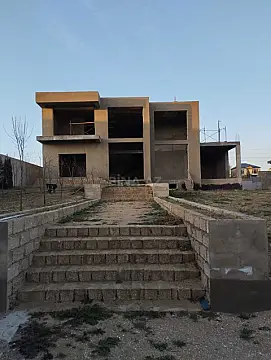 Satılır 5 otaqlı həyət evi 590 m²