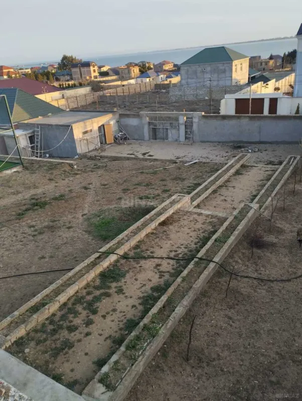 Satılır 5 otaqlı həyət evi 590 m²