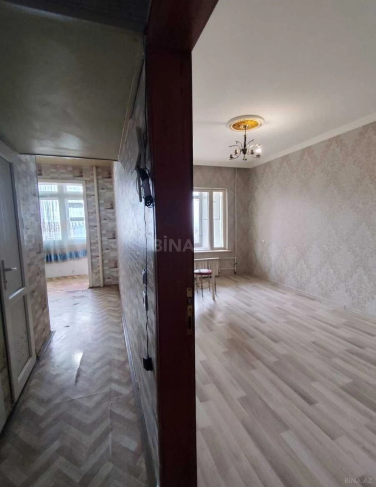 Satılır 2 otaqlı mənzil 67 m²