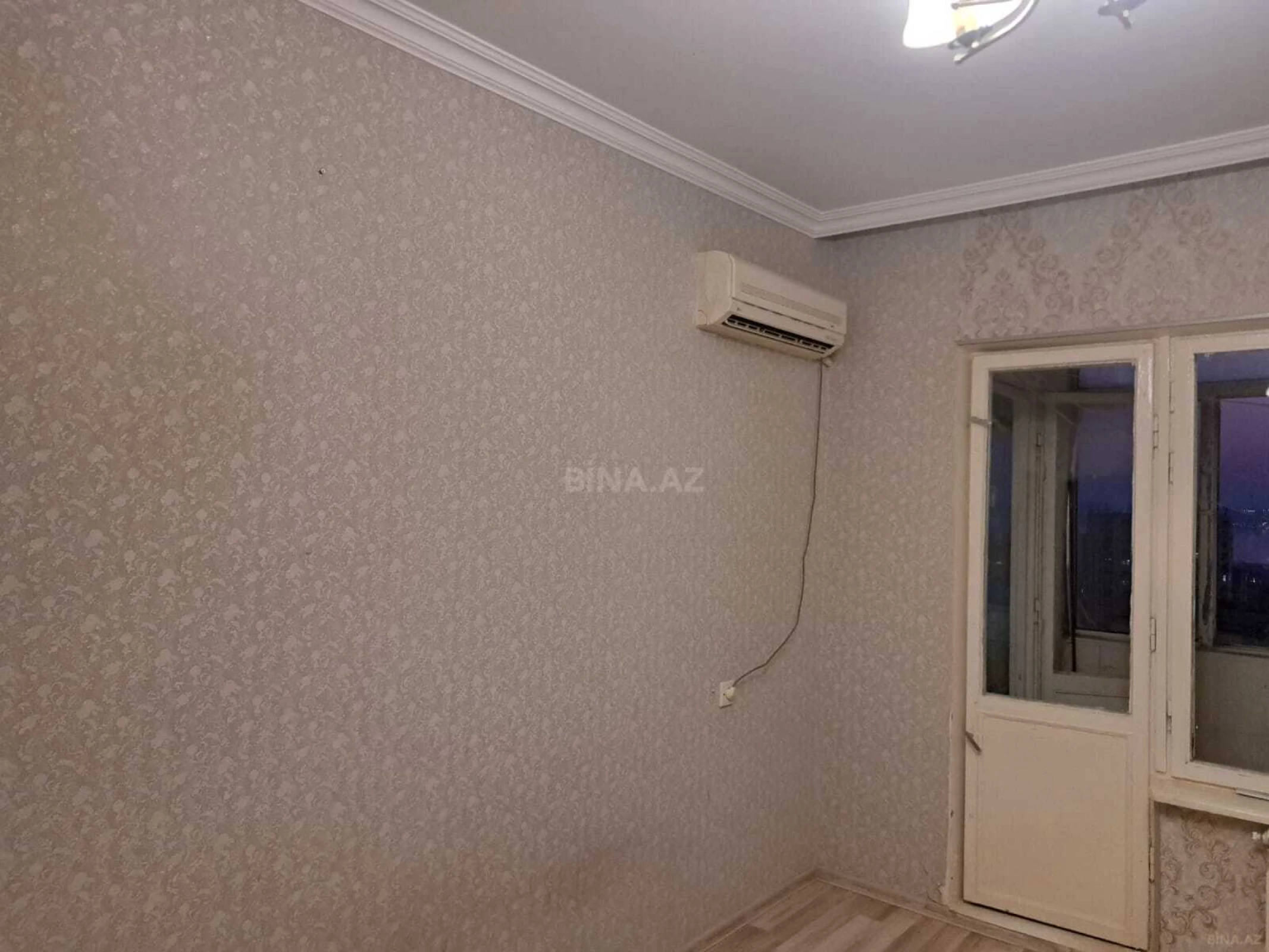 Satılır 2 otaqlı mənzil 67 m²