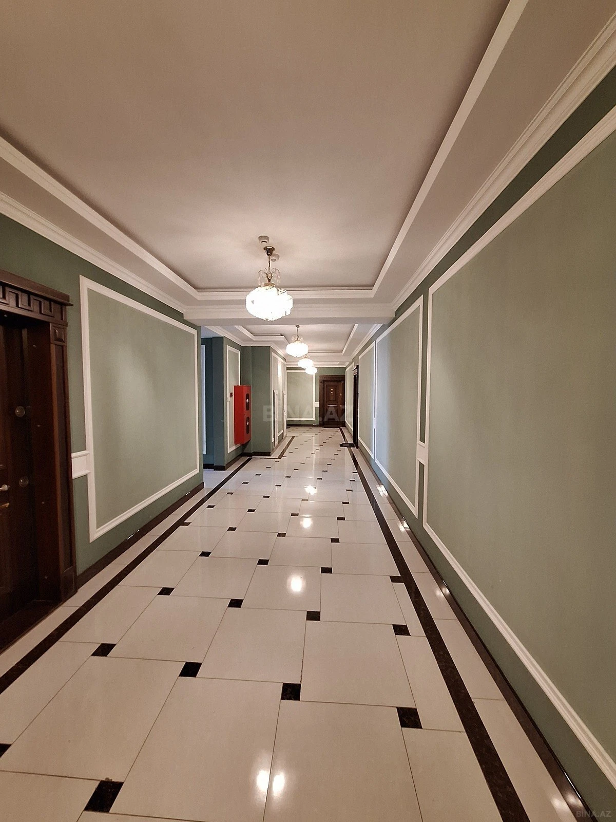 Satılır 3 otaqlı mənzil 113 m²