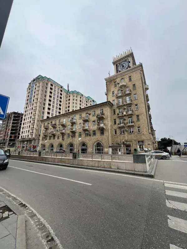 Satılır 3 otaqlı mənzil 113 m²