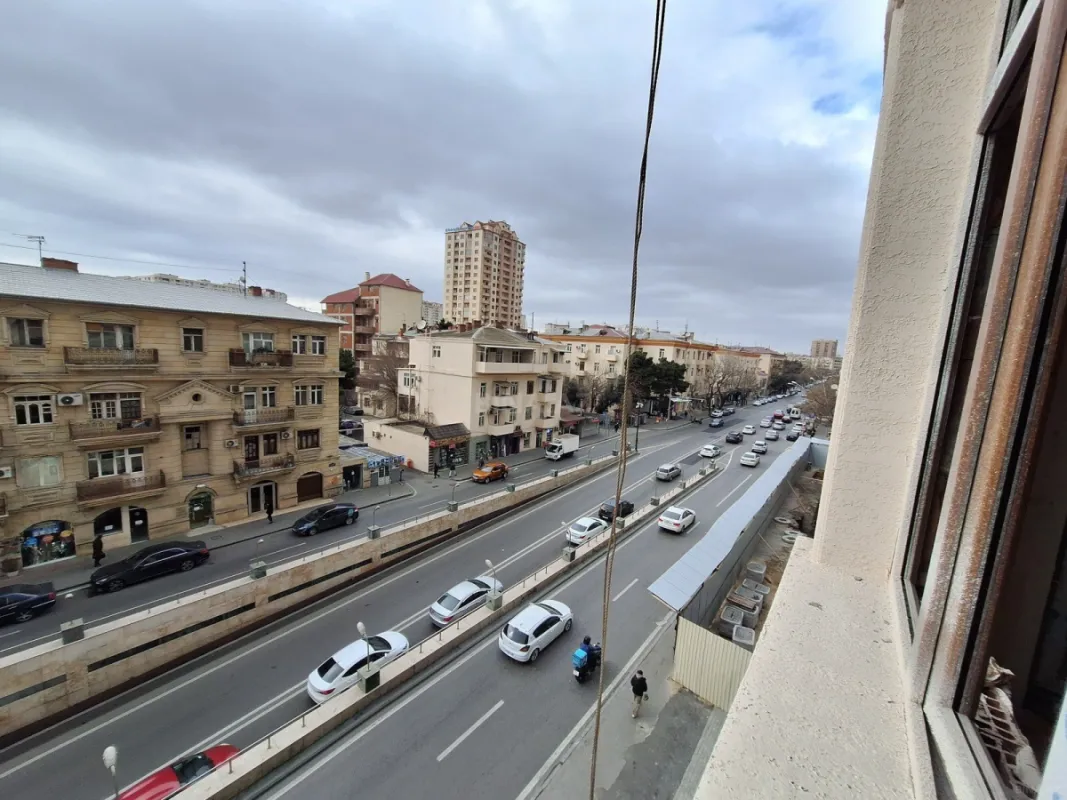 Satılır 3 otaqlı mənzil 113 m²