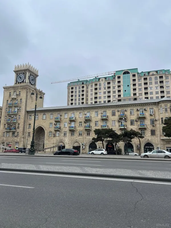 Satılır 3 otaqlı mənzil 113 m²