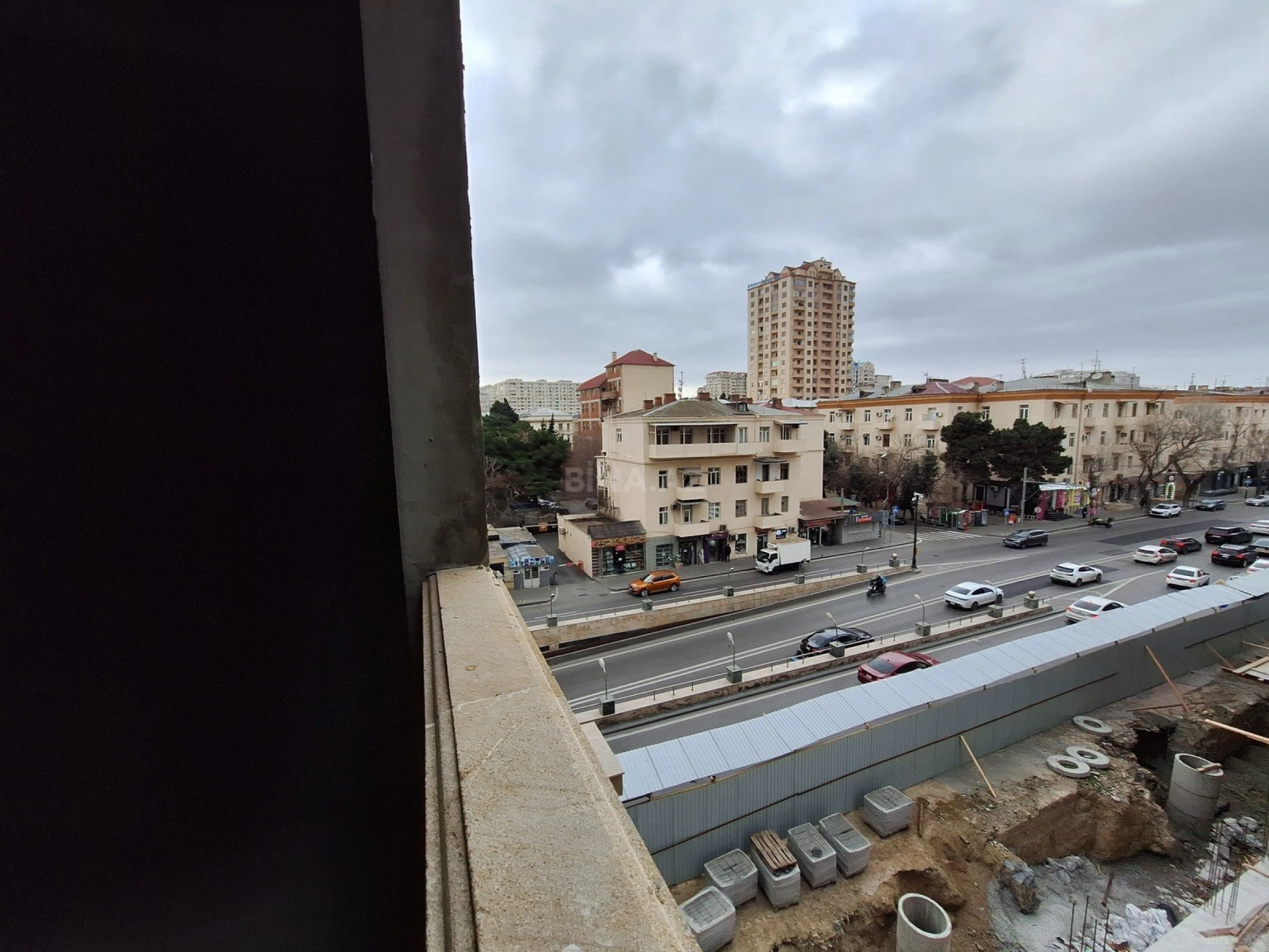 Satılır 3 otaqlı mənzil 113 m²