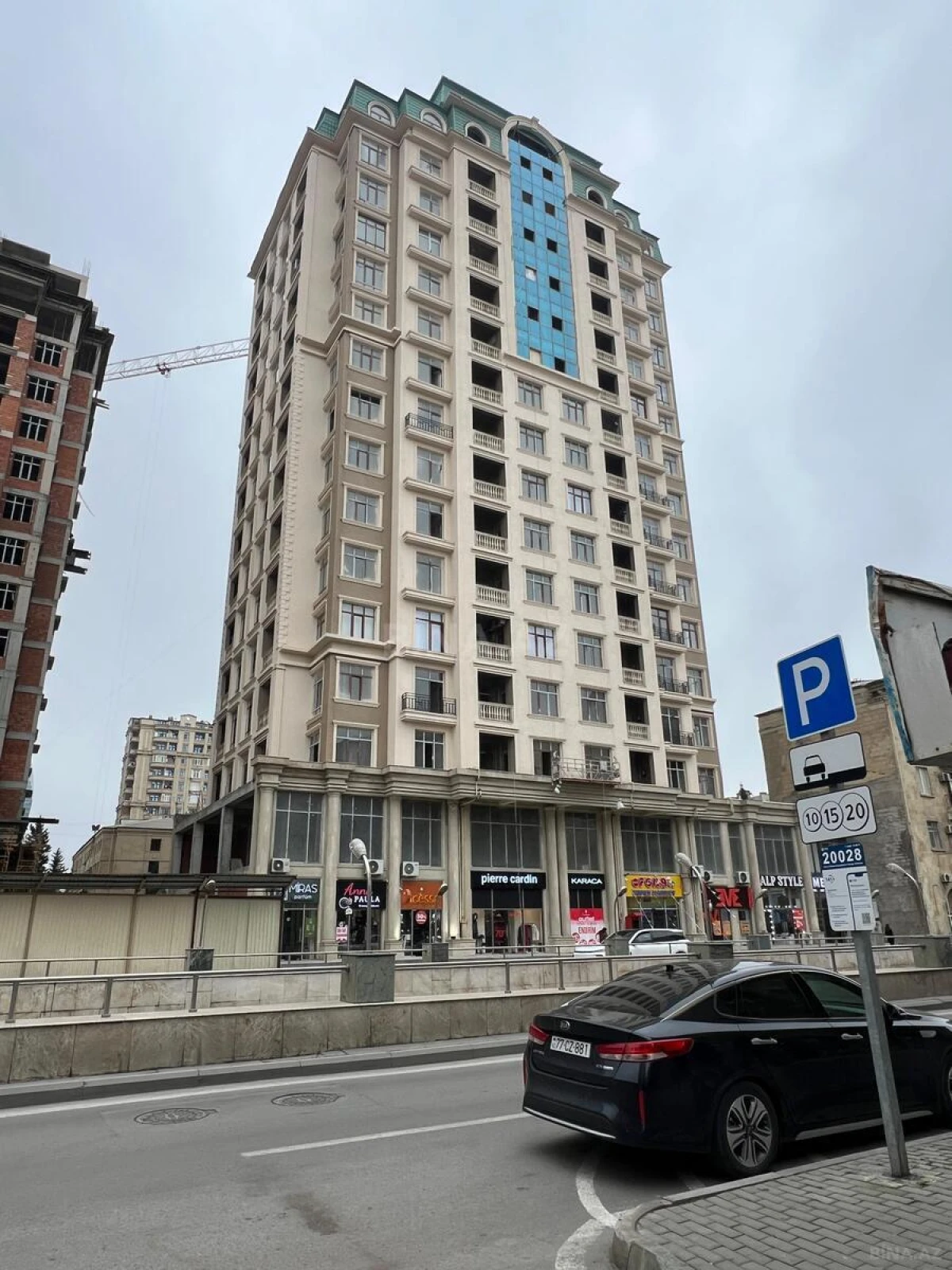 Satılır 3 otaqlı mənzil 113 m²