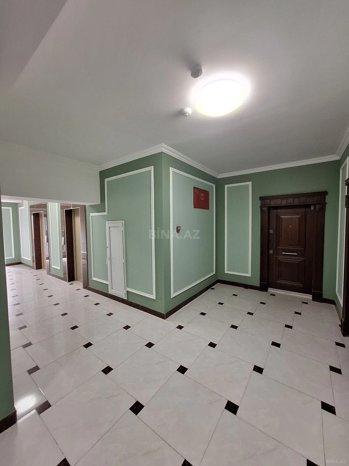 Satılır 3 otaqlı mənzil 113 m²