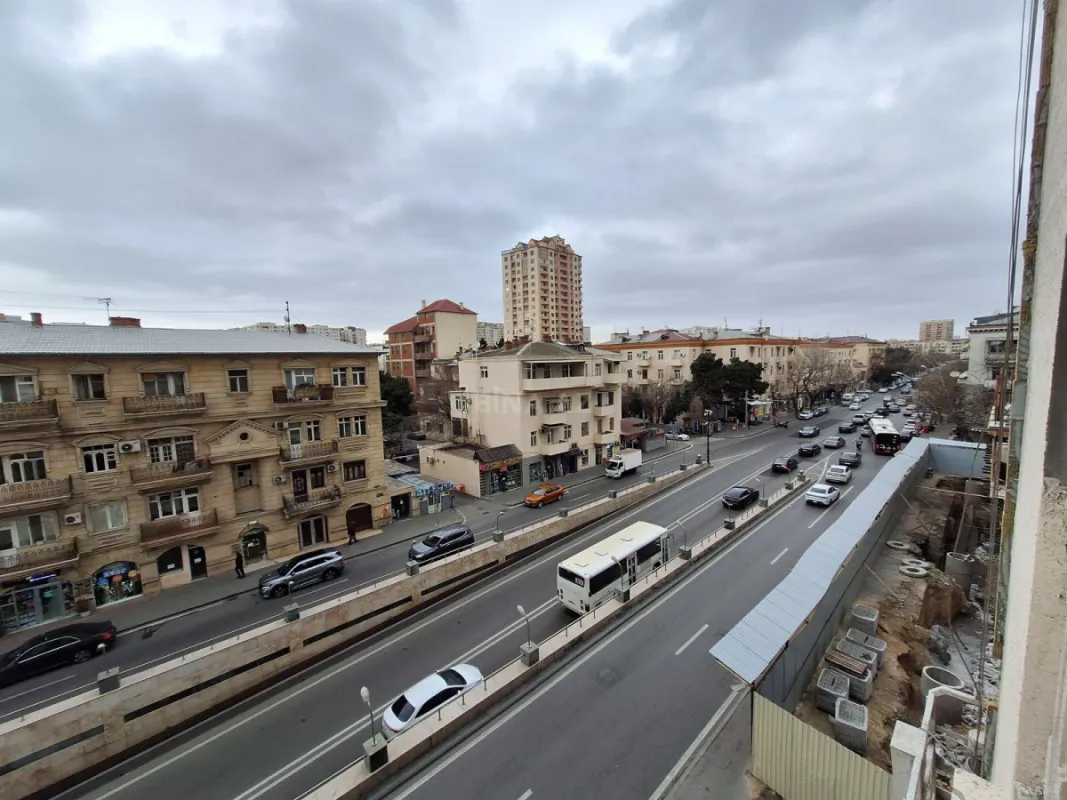 Satılır 3 otaqlı mənzil 113 m²