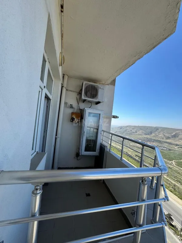 Satılır 2 otaqlı mənzil 82 m²