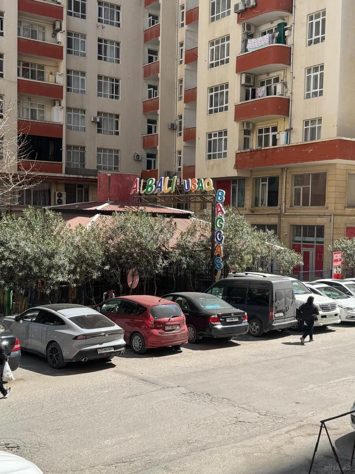 Satılır 2 otaqlı mənzil 82 m²