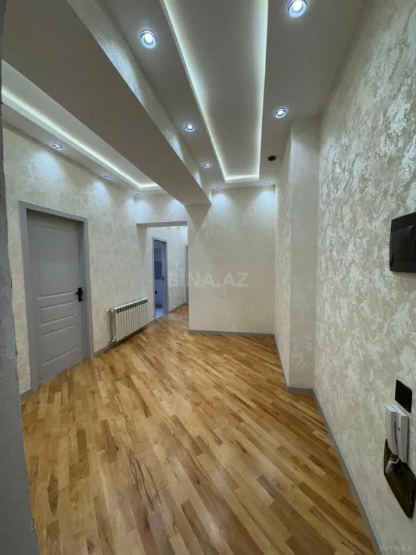 Satılır 2 otaqlı mənzil 82 m²