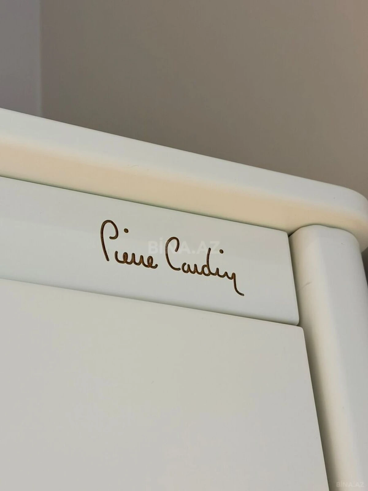 Satılır 4 otaqlı mənzil 147 m²