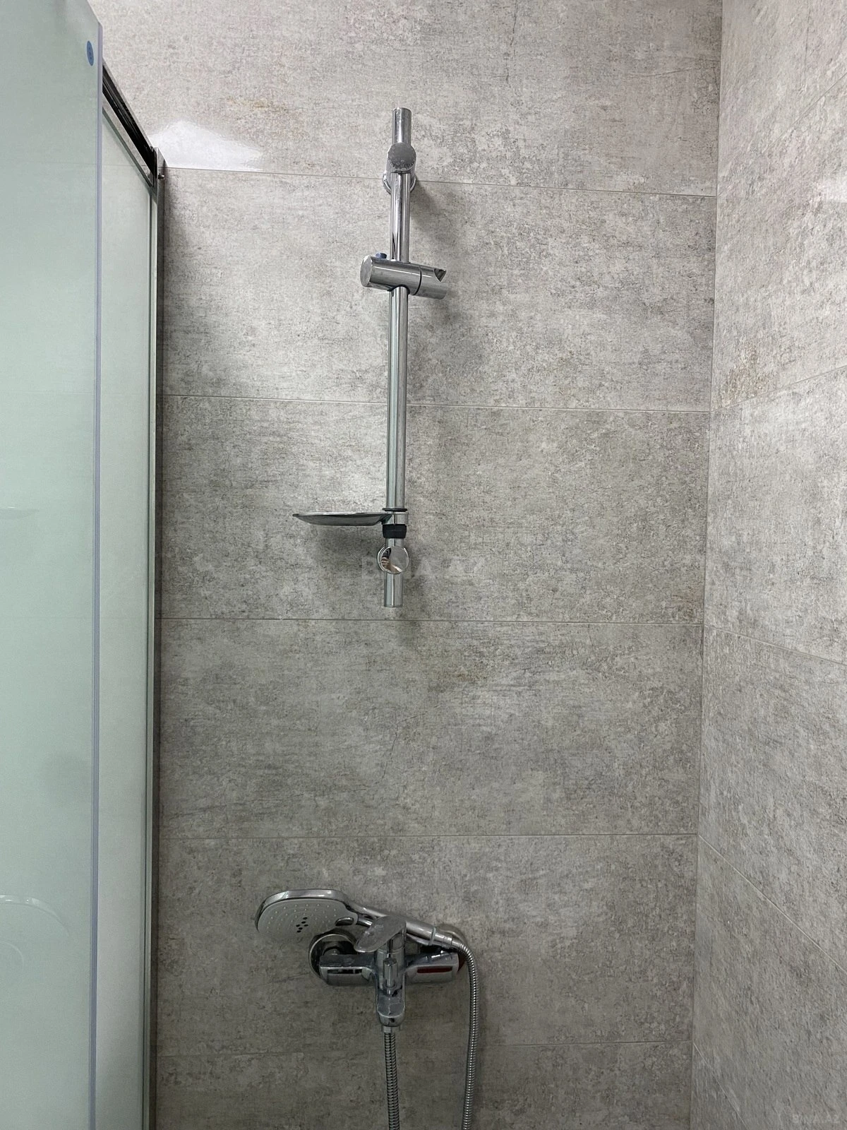 Kirayə verilir 3 otaqlı mənzil 155 m²