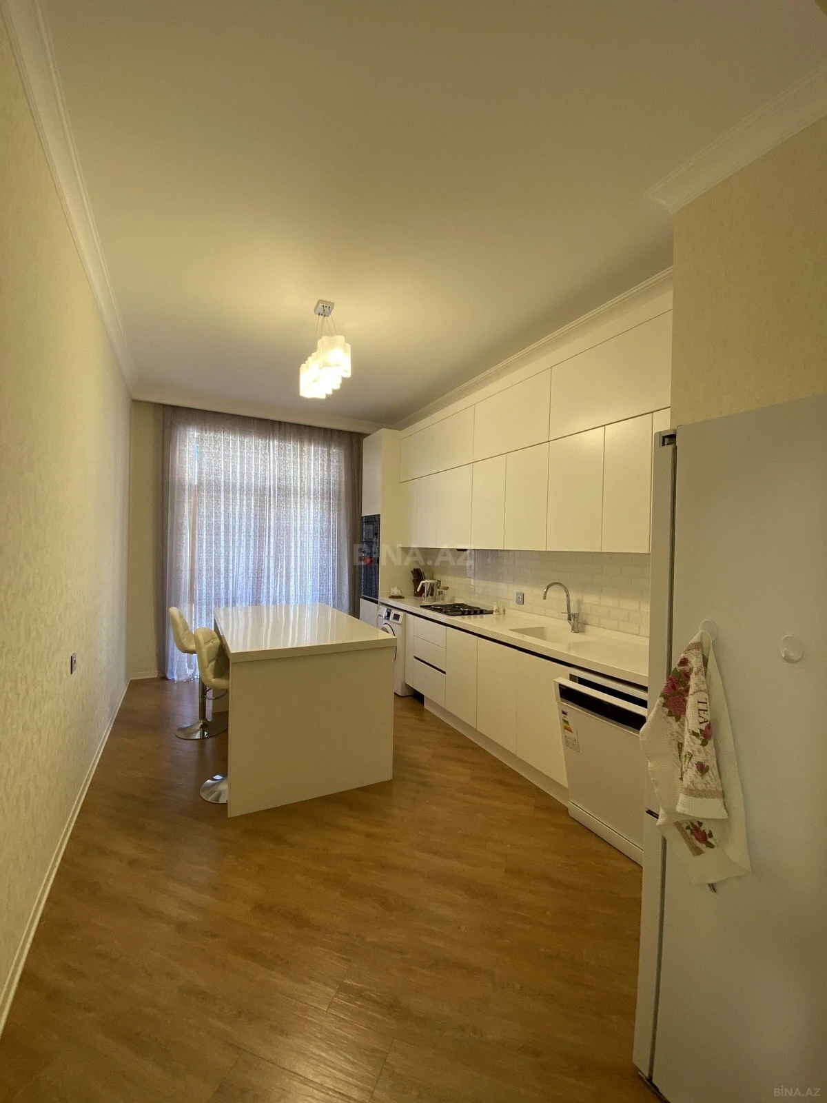 Kirayə verilir 3 otaqlı mənzil 155 m²