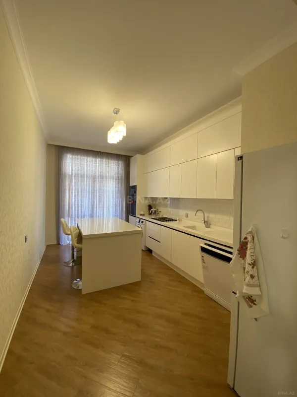 Kirayə verilir 3 otaqlı mənzil 155 m²