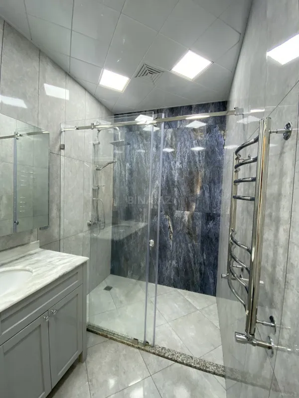 Kirayə verilir 3 otaqlı mənzil 155 m²