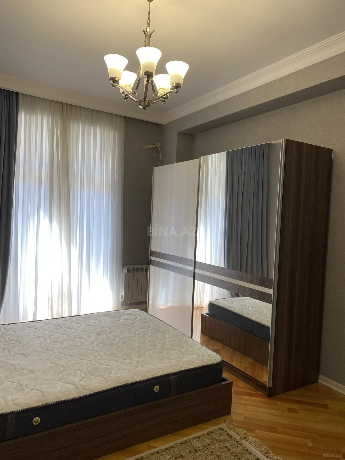 Kirayə verilir 3 otaqlı mənzil 155 m²