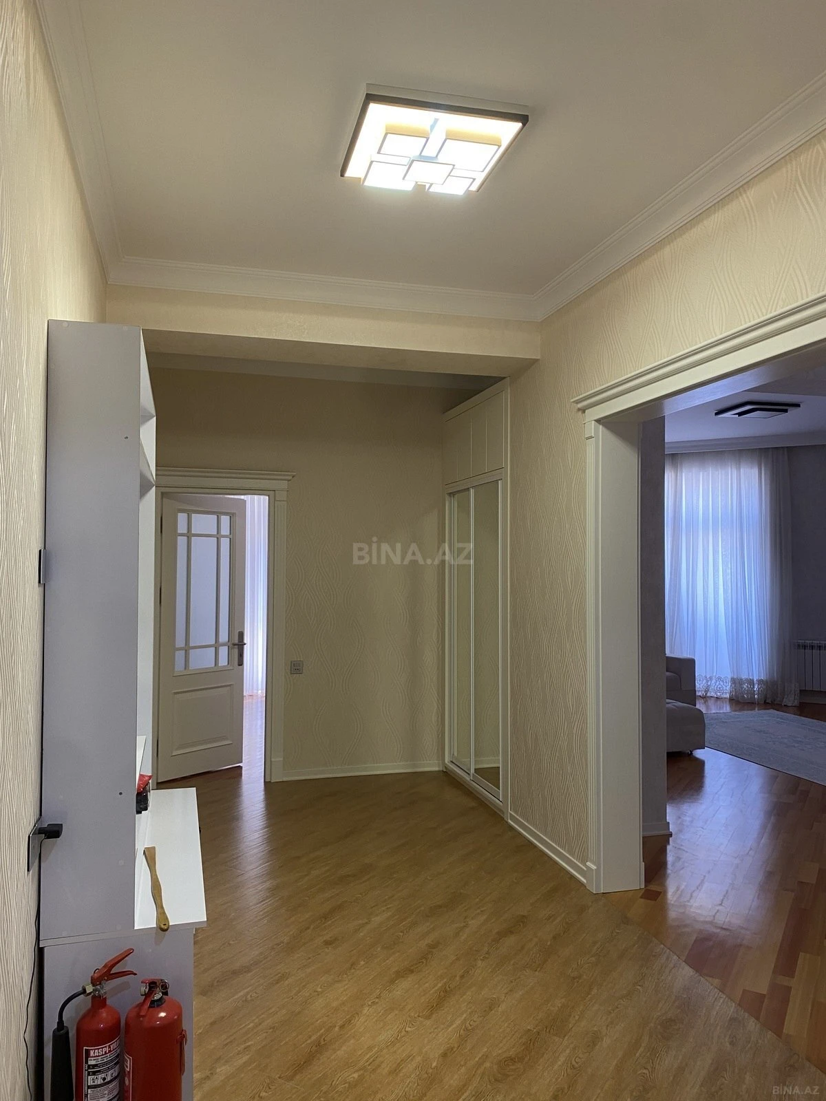 Kirayə verilir 3 otaqlı mənzil 155 m²