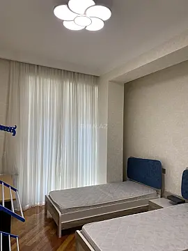 Kirayə verilir 3 otaqlı mənzil 155 m²