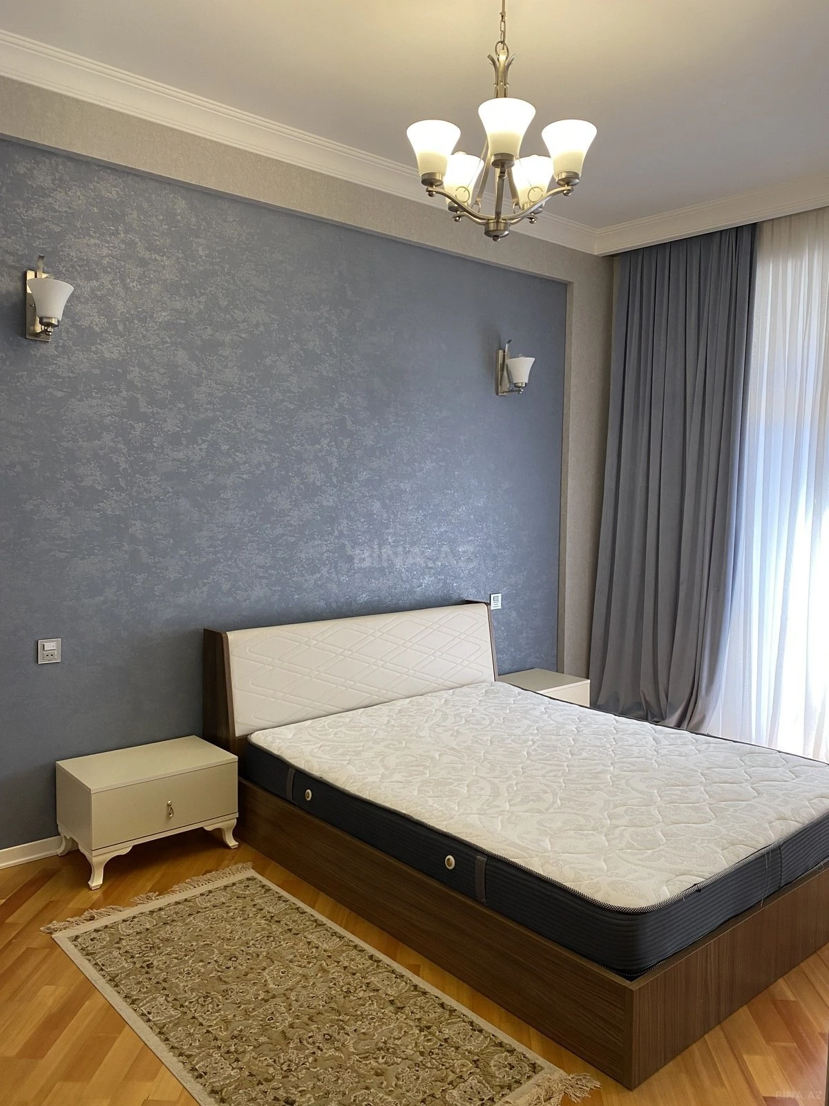 Kirayə verilir 3 otaqlı mənzil 155 m²
