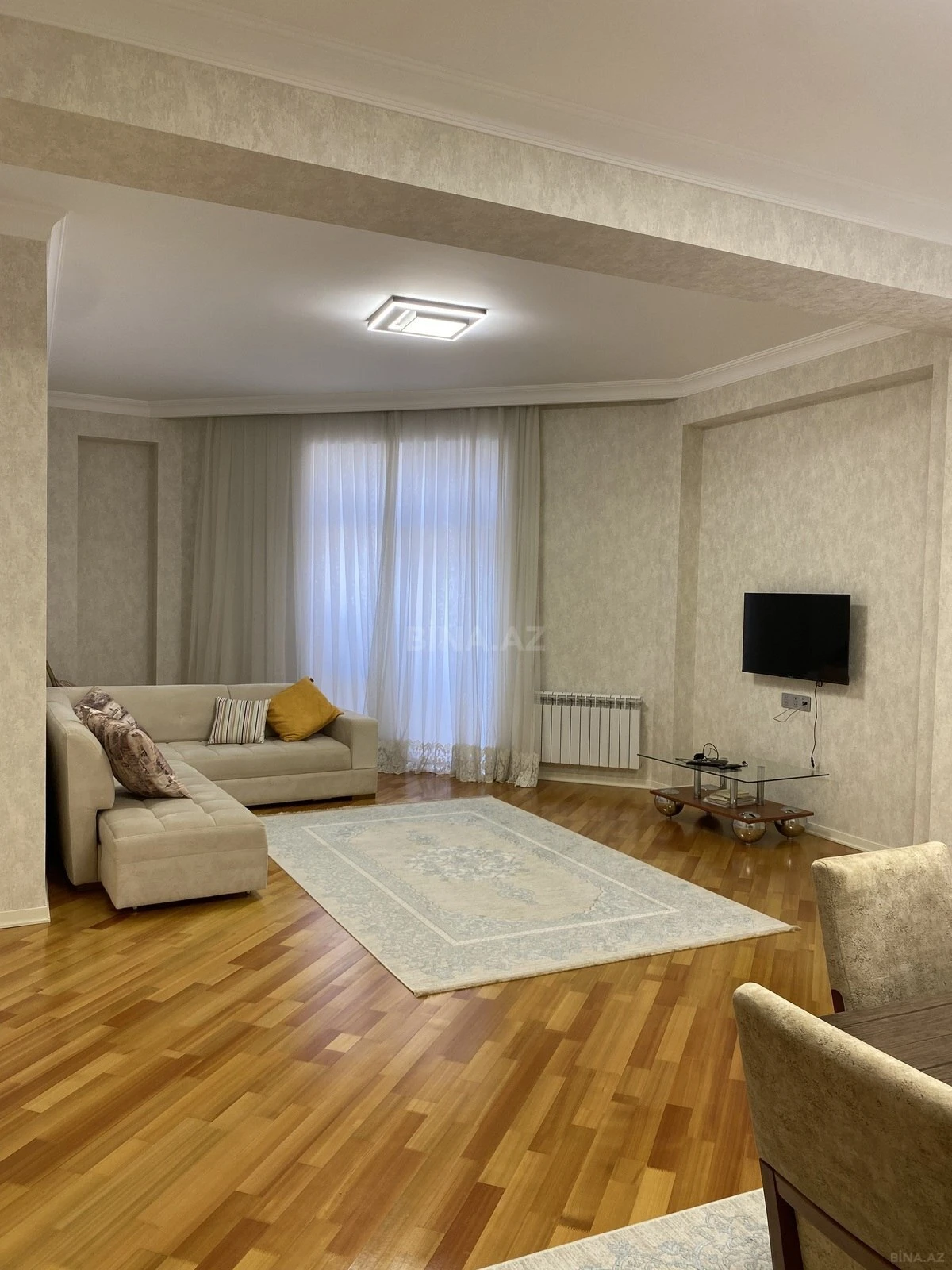 Kirayə verilir 3 otaqlı mənzil 155 m²
