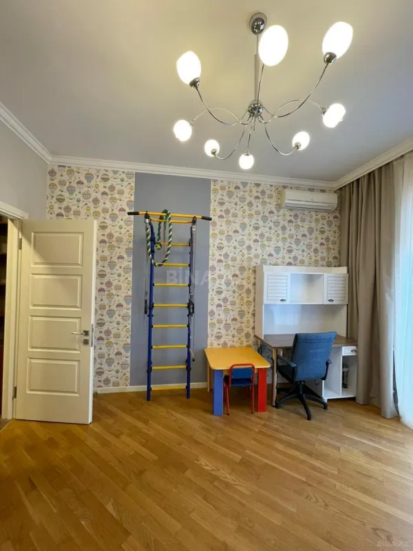 Kirayə verilir 3 otaqlı mənzil 125 m²