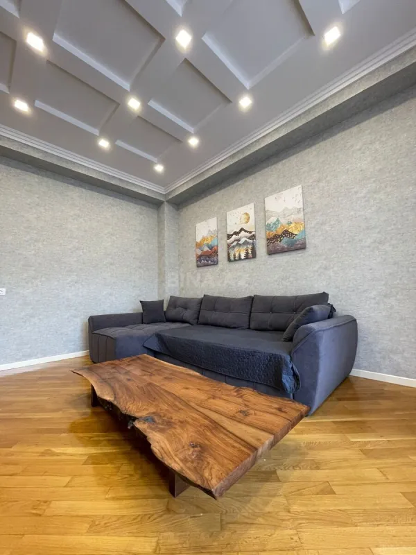 Kirayə verilir 3 otaqlı mənzil 125 m²