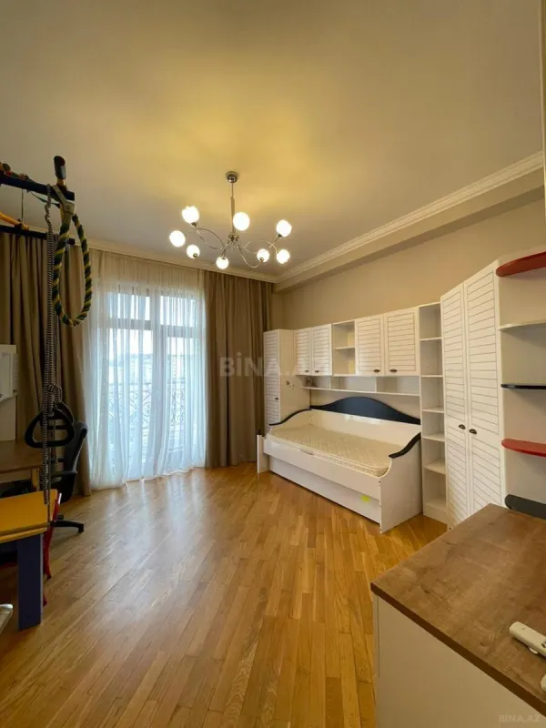 Kirayə verilir 3 otaqlı mənzil 125 m²