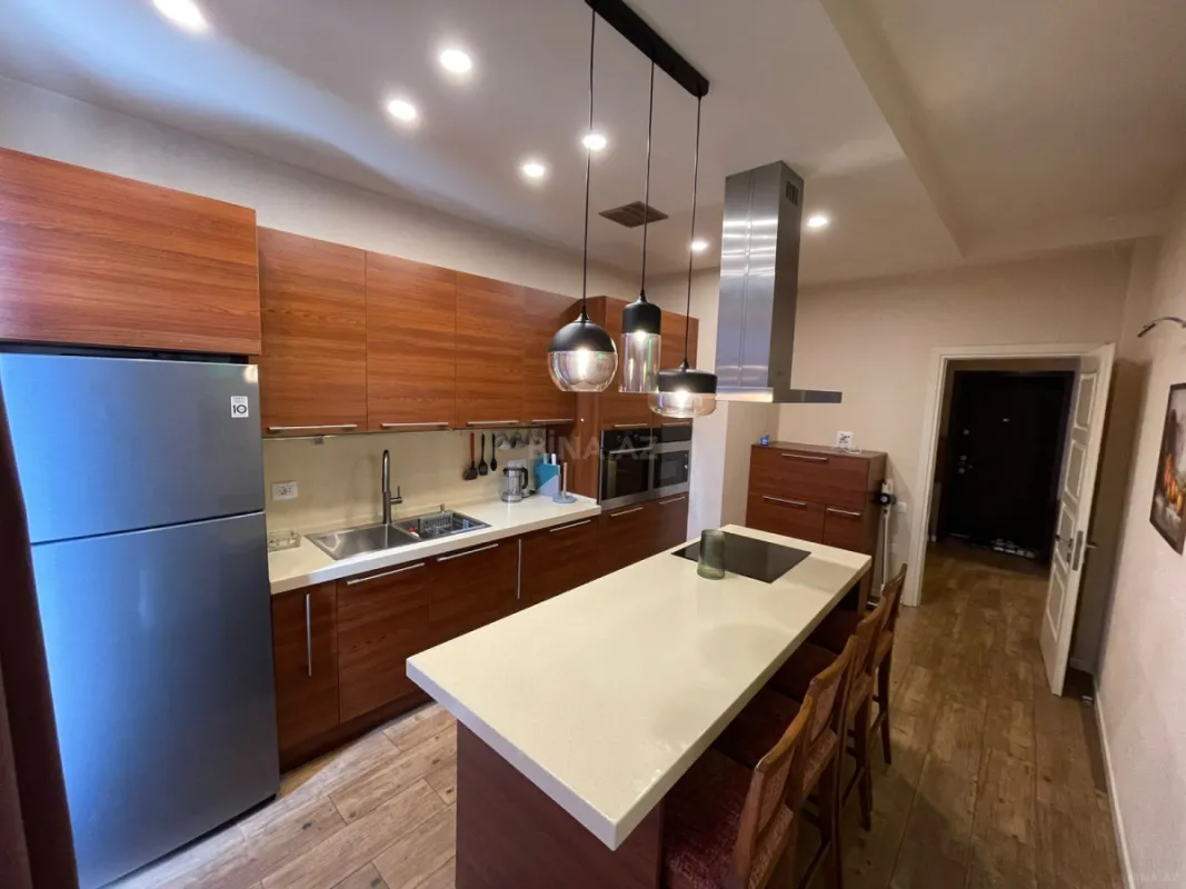 Kirayə verilir 3 otaqlı mənzil 125 m²