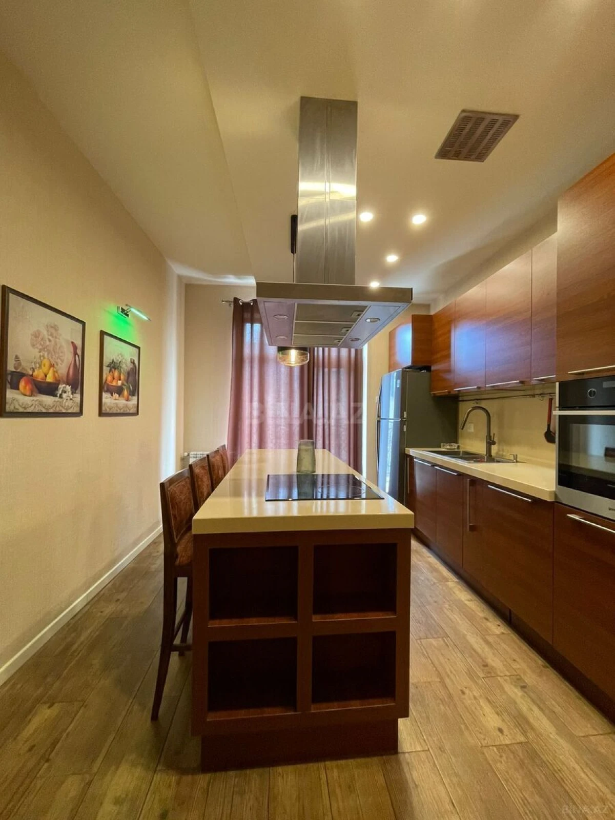 Kirayə verilir 3 otaqlı mənzil 125 m²