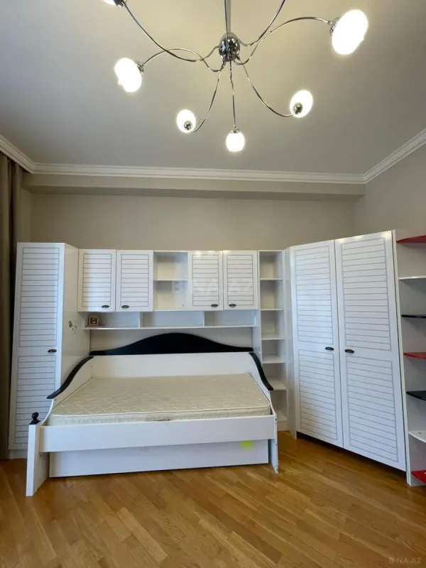 Kirayə verilir 3 otaqlı mənzil 125 m²