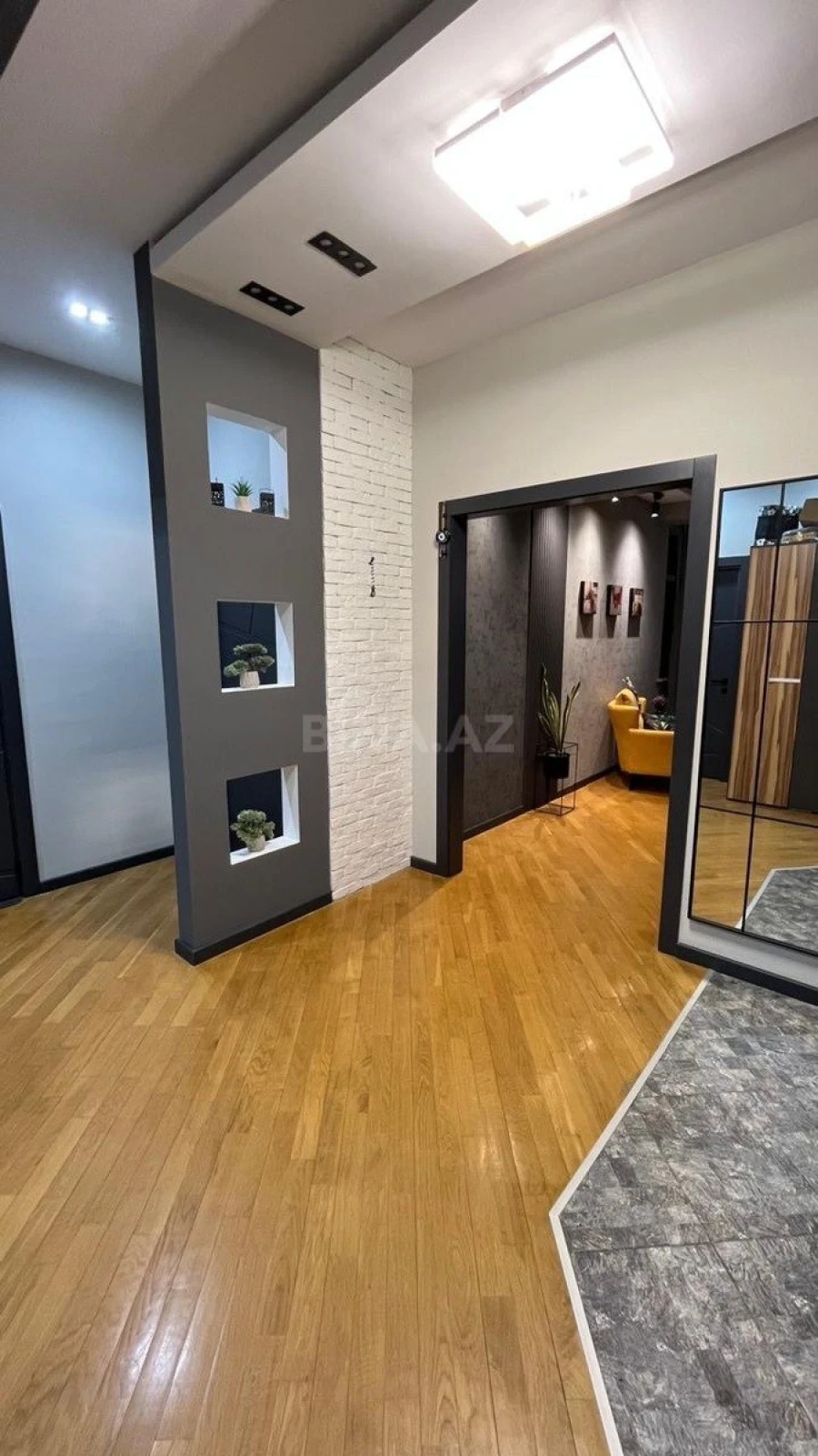Satılır 3 otaqlı mənzil 110 m²