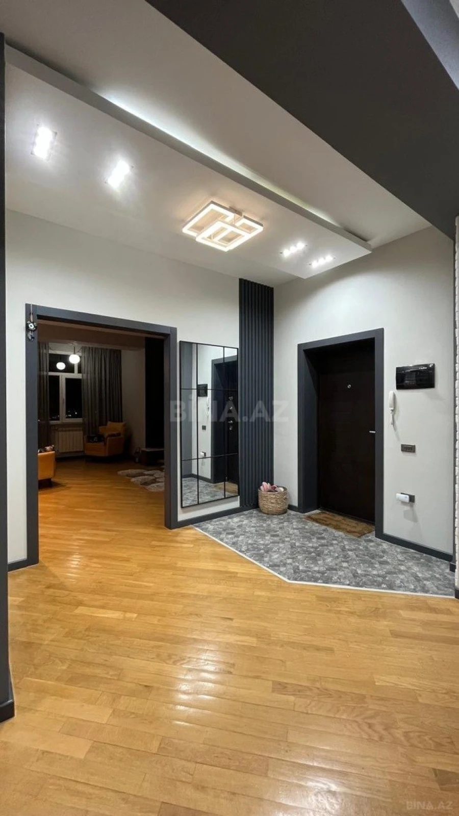 Satılır 3 otaqlı mənzil 110 m²