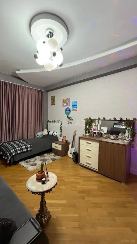 Satılır 3 otaqlı mənzil 110 m²