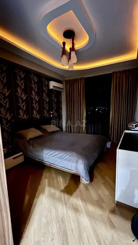 Satılır 3 otaqlı mənzil 110 m²