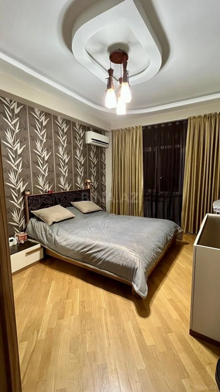 Satılır 3 otaqlı mənzil 110 m²