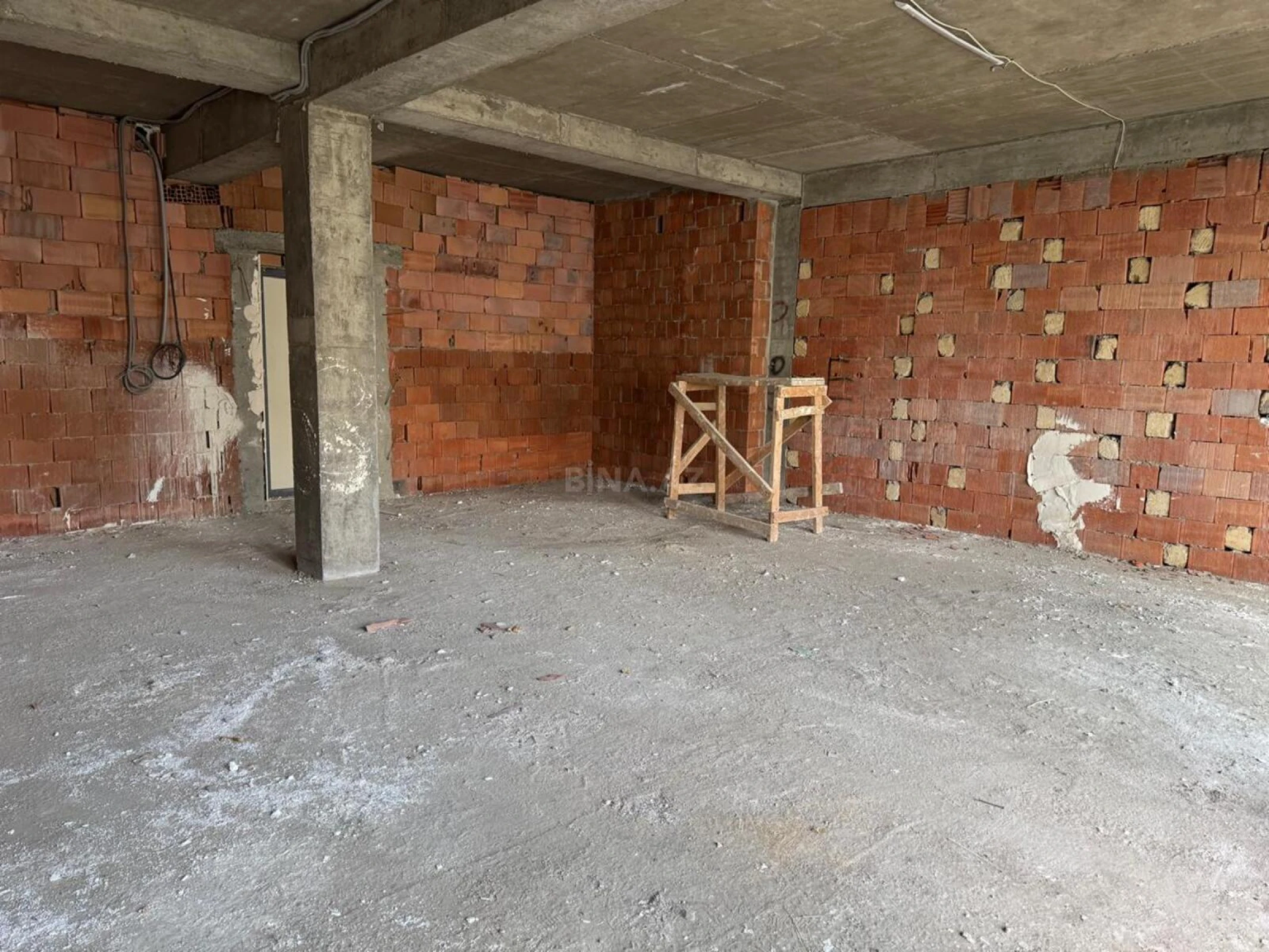 Satılır 2 otaqlı mənzil 91.9 m²