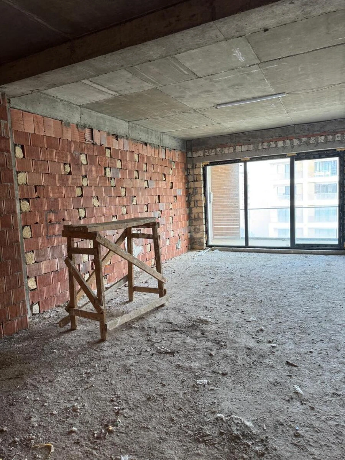 Satılır 2 otaqlı mənzil 91.9 m²