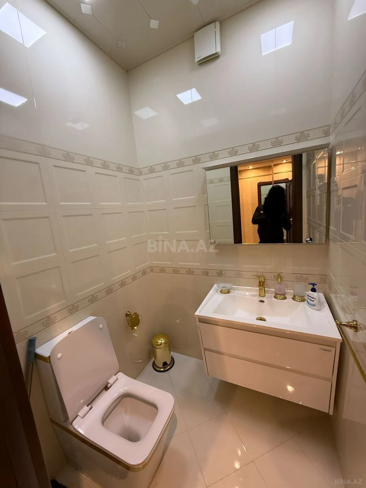 Kirayə verilir 2 otaqlı mənzil 65 m²
