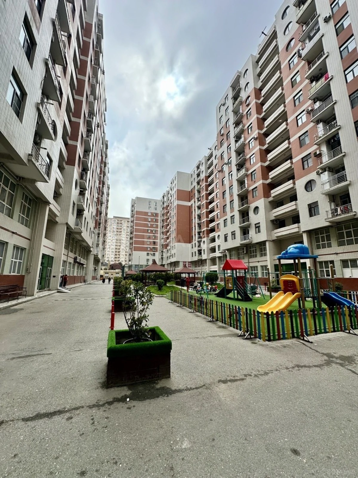 Kirayə verilir 2 otaqlı mənzil 55 m²