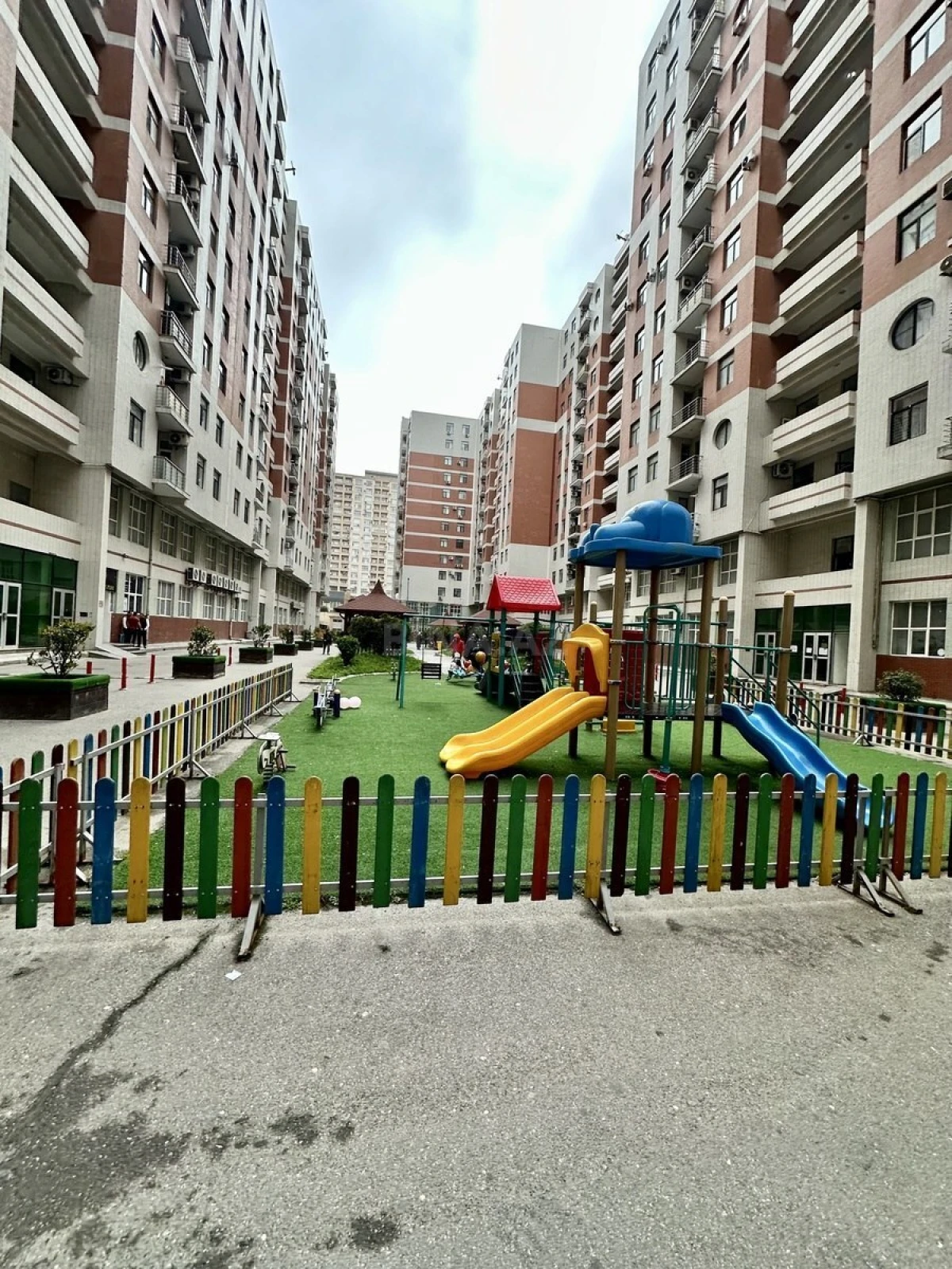 Kirayə verilir 2 otaqlı mənzil 55 m²